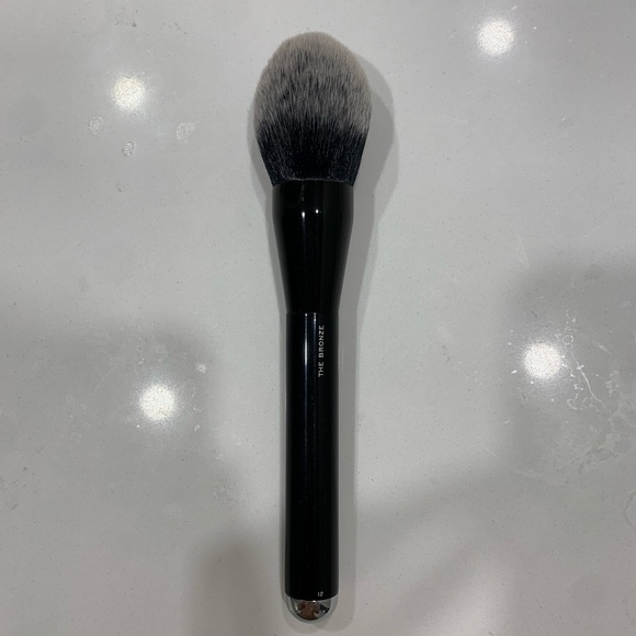 Marc Jacobs The BRONZE Brush - Picture 2 of 3
